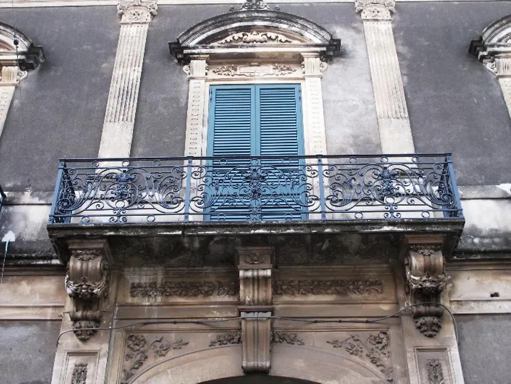 B&B Di Charme Camelie Palazzo Nicotra Riposto
