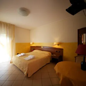 Terri Italia
