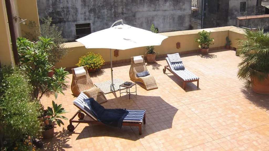 B&B Di Charme Camelie Palazzo Nicotra Riposto