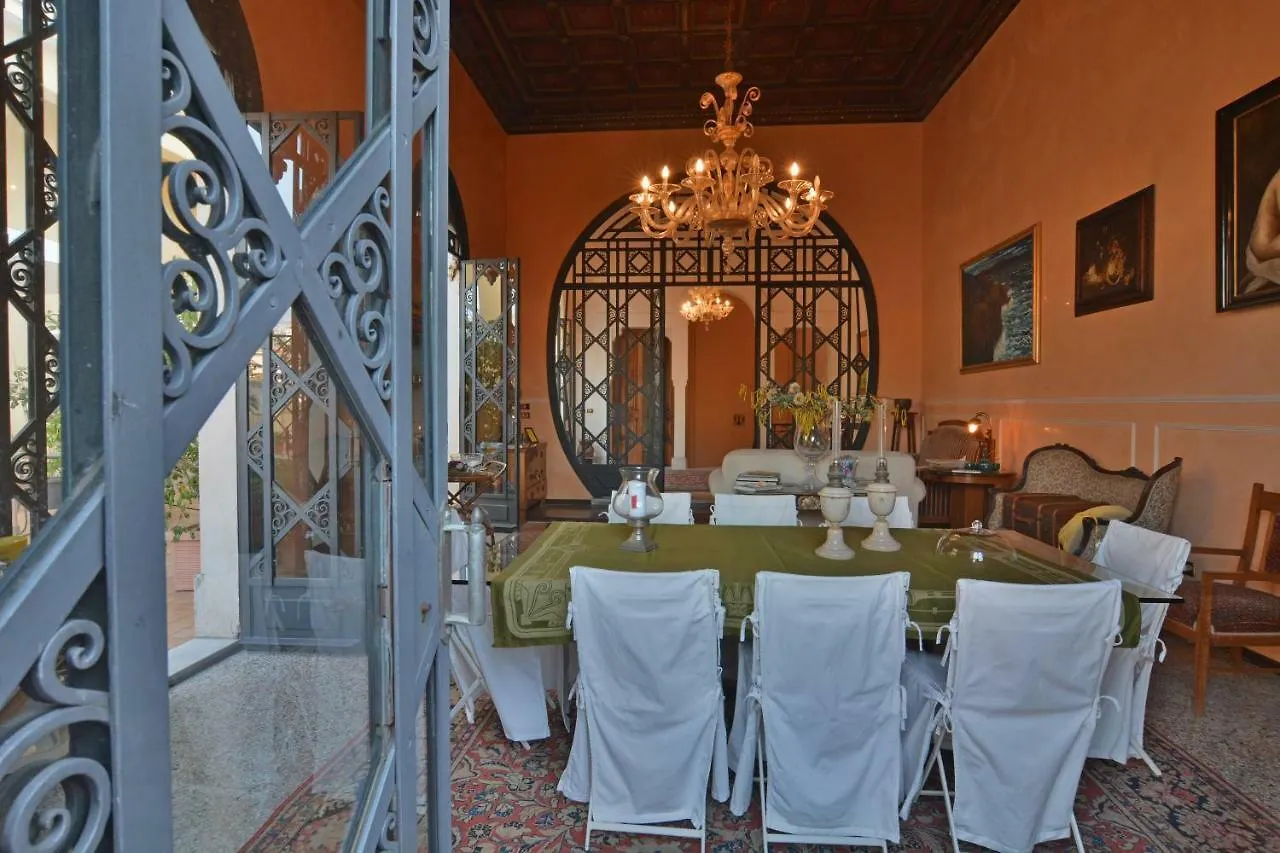 Frühstückspension B&B Di Charme Camelie Palazzo Nicotra Riposto