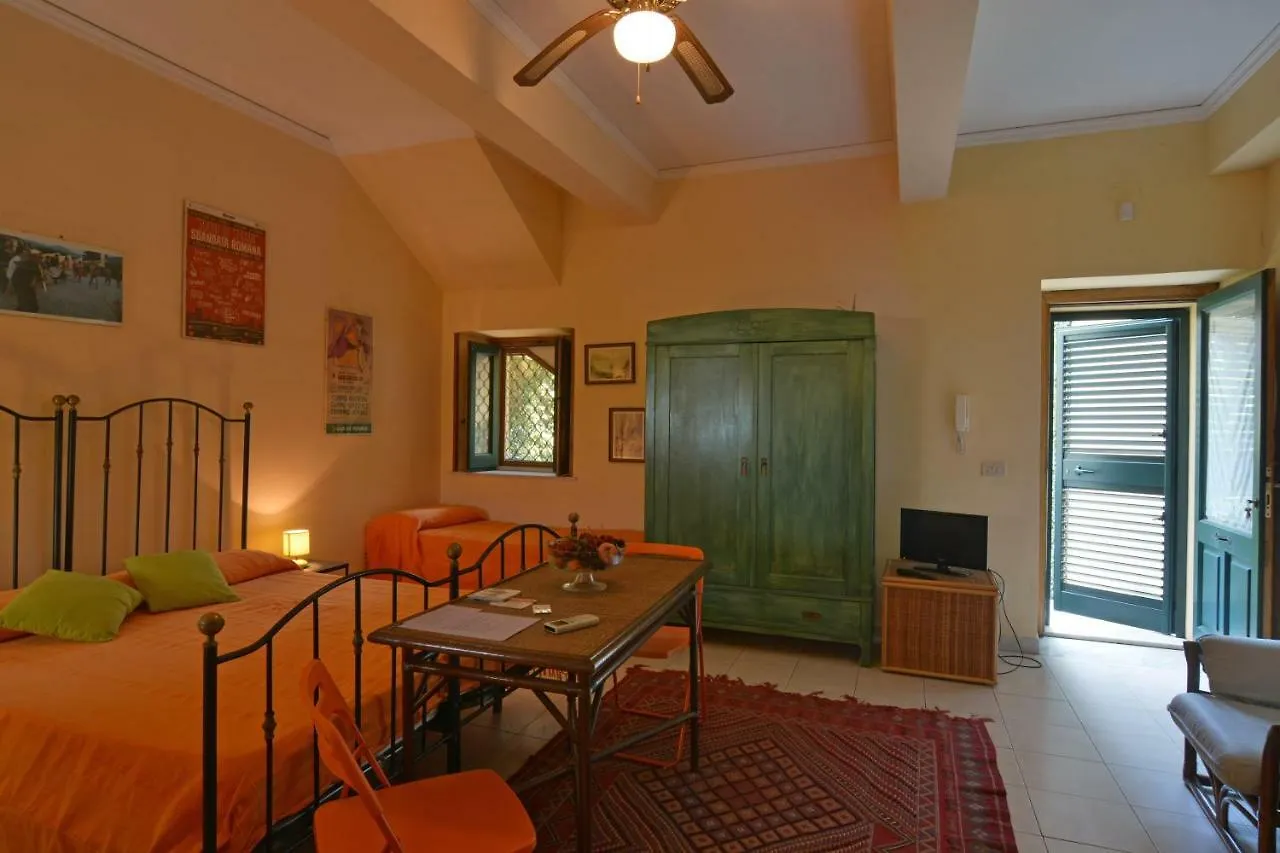 *** Bed & Breakfast B&B Di Charme Camelie Palazzo Nicotra Riposto Italy