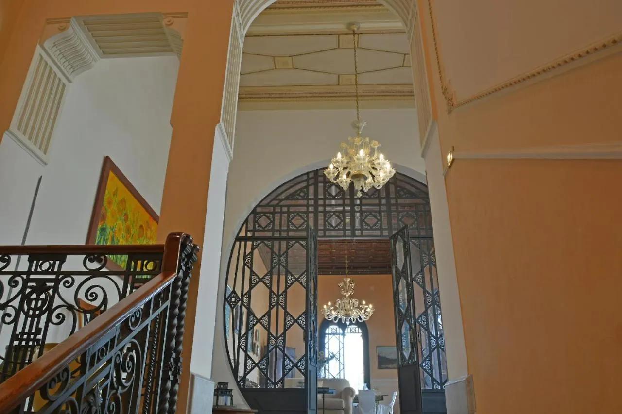 *** Frühstückspension B&B Di Charme Camelie Palazzo Nicotra Riposto Italien